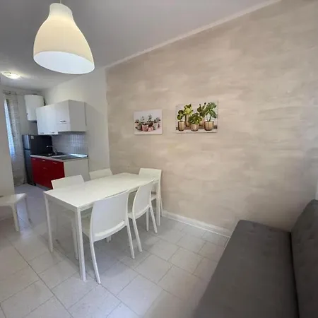 Apartmán Beachside Italian For 6 Rosapineta