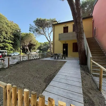 Apartmán Beachside Italian For 6 Rosapineta